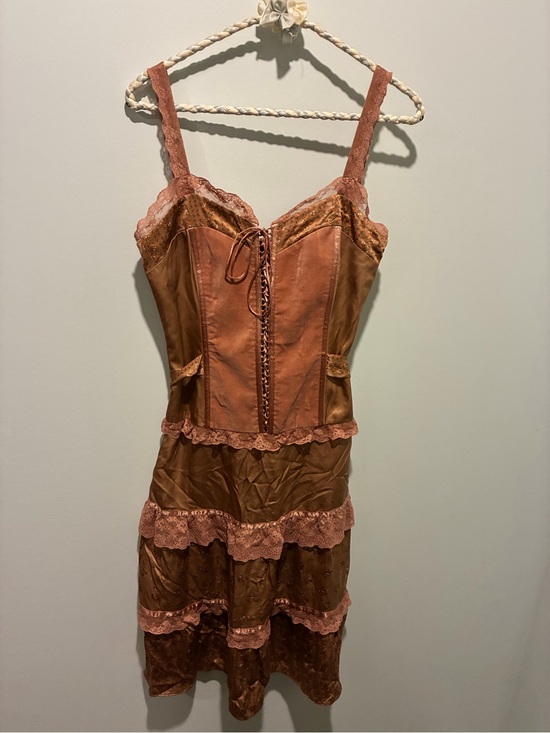 HUGO Dresses & Skirts - HUGO BOSS Silk Boho Cottagecore Dress  Peachy Pink and Floral Lace Satin Size 4